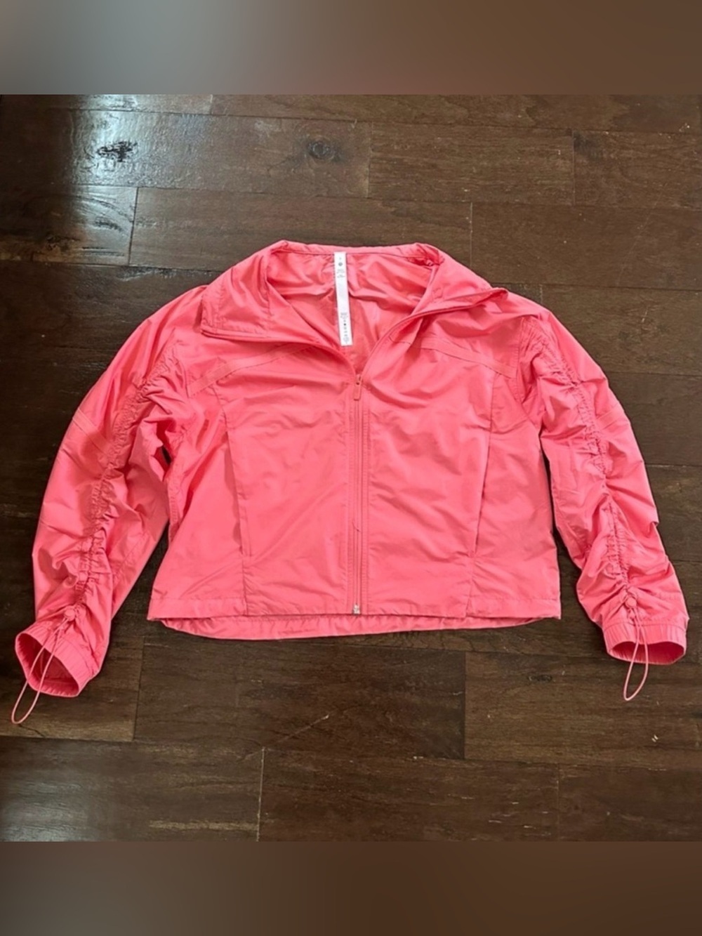 Lululemon Lightweight Cropped Track Jacket
Raspberry Cream Size 8 NWOT - Picture 2 of 15